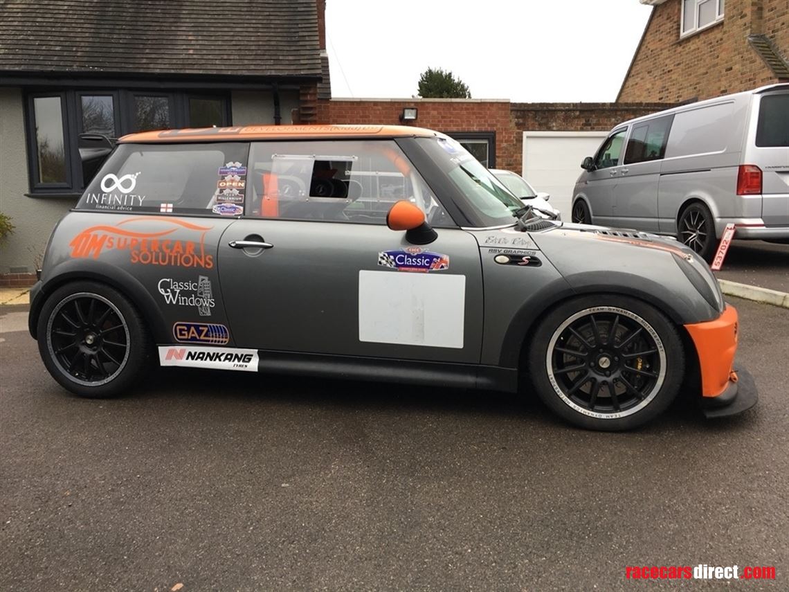Racecarsdirect.com - BMW Mini Cooper S R53 with Daylight MOT.