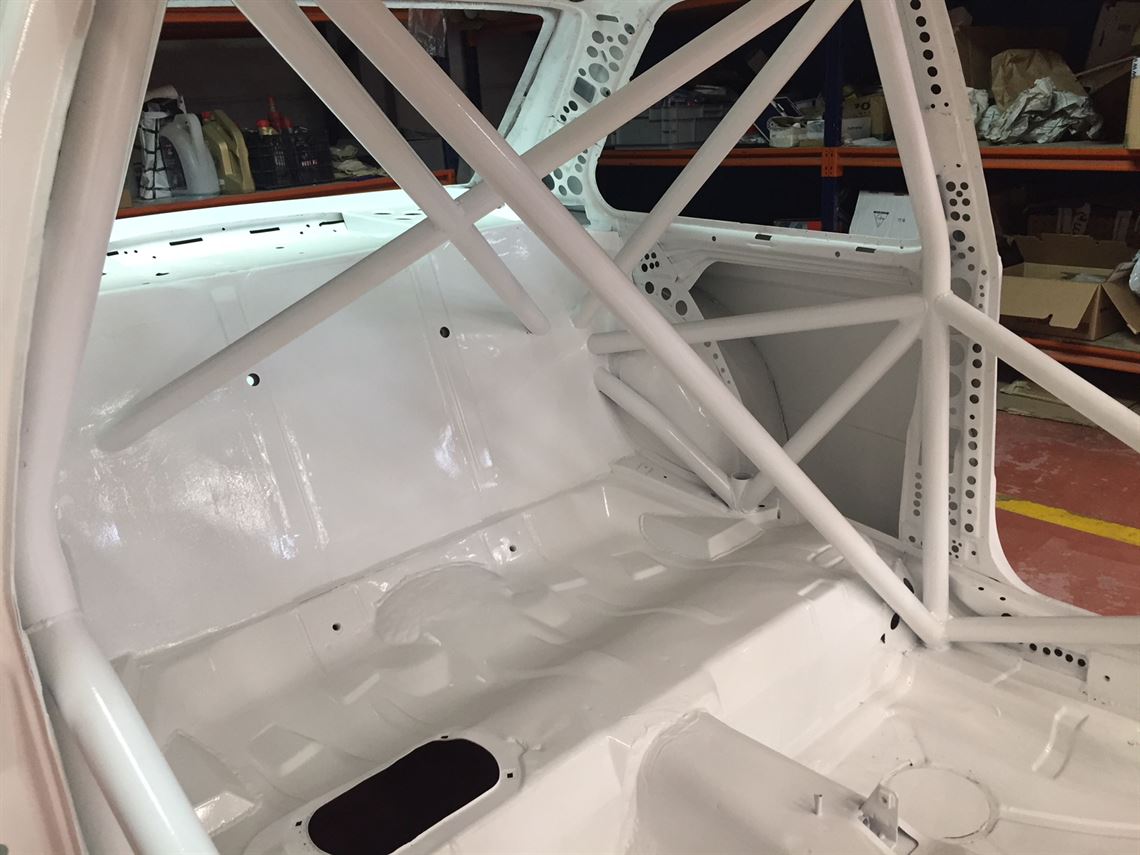 Racecarsdirect.com - BMW E30 M3 body shell