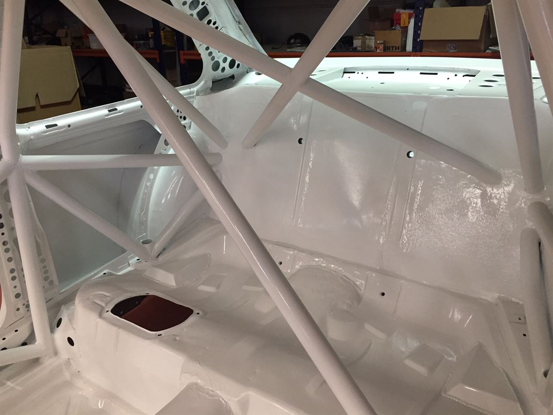Racecarsdirect.com - BMW E30 M3 body shell