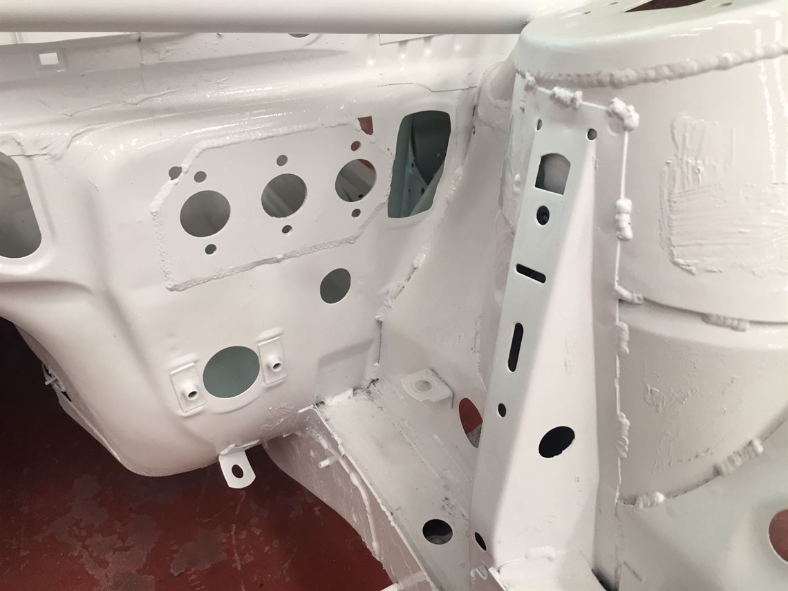 Racecarsdirect.com - BMW E30 M3 body shell