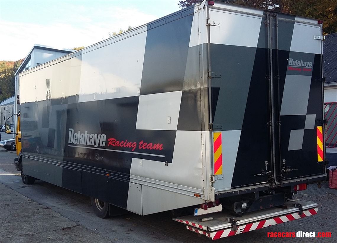 renault-trailer-with-awning