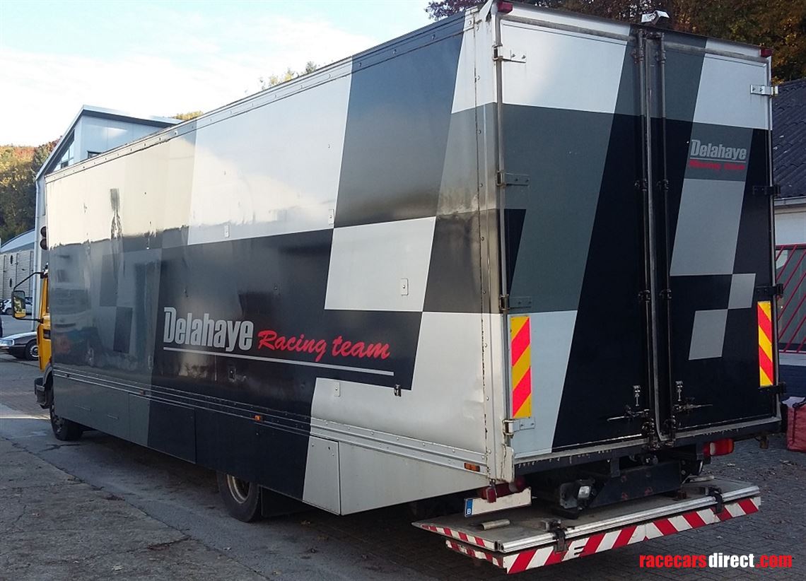 Racecarsdirect.com - Renault trailer with awning